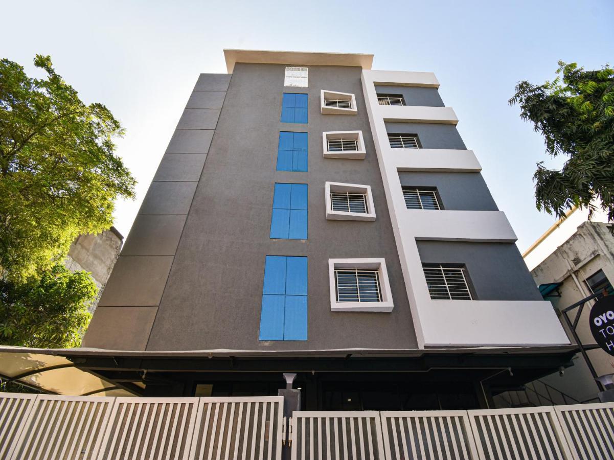 Oyo Townhouse 498 Hotel Western 那格浦尔 外观 照片