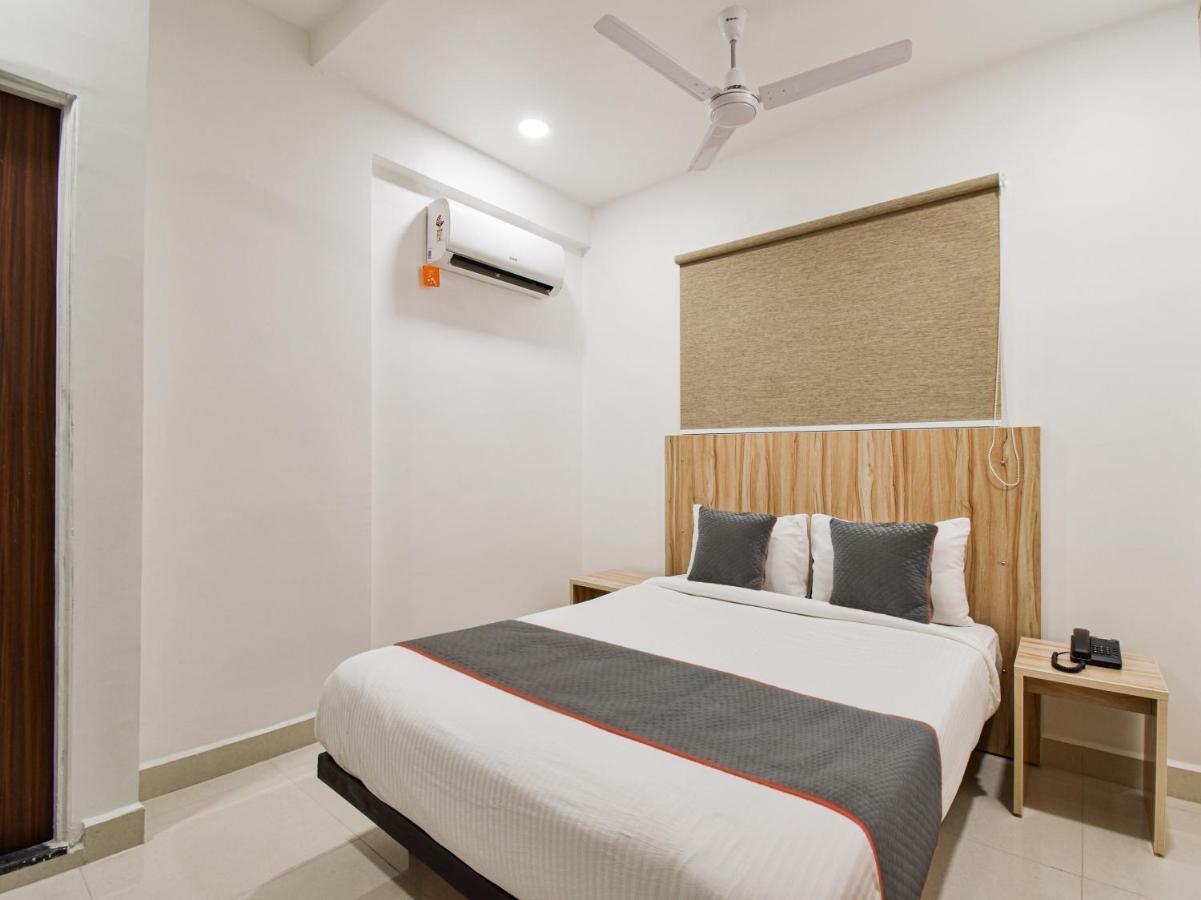Oyo Townhouse 498 Hotel Western 那格浦尔 外观 照片